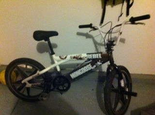 Mongoose Rebel BMX Bike 20 inch with Pegs