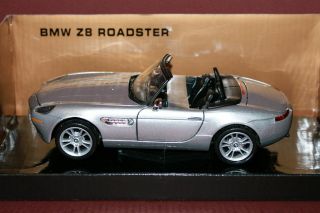 BMW Z8 Cabrio 1 24 Diecast Metal Model 1 24 Scale Toy