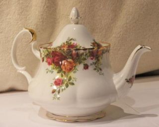   Old Country Roses Tea Pot Teapot English Bone China 1st Quality