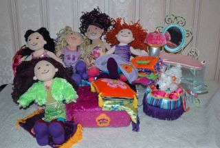 Large Lot 15 pcs Groovy Girl Dolls Furniture Dog Accessories