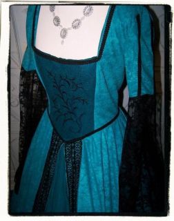 Merideth Teal and Black Tudor Renaissance Game of Thrones Gown Bust 38 