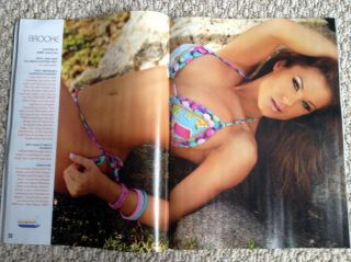 BROOKE ADAMS SIGNED DREAM GIRLS EDITION HOOTERS MAG ON 5 PAGES IMPACT 