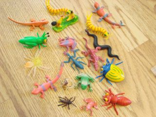 Small Lot of Plastic Vinyl Bugs Insects Lizards Frogs Beetle 