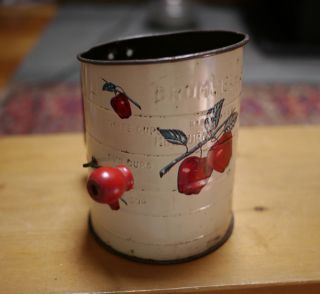 Vintage BROMWELLS Painted Metal Apple Pattern 3 Cup Flour Sifter