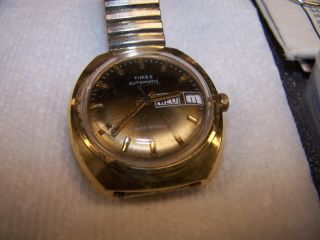 Vintage Timex Mens Automatic Calendar Watch