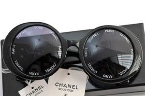 Vinage Chanel Rare CC Chanel Paris Letter Lens Costume Black 