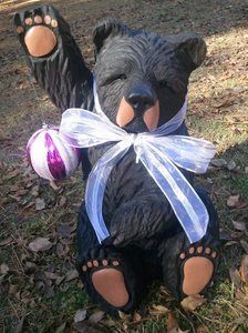 CHAINSAW CARVED SITTING BLACK BEAR CARVING WAVING / HOLDING ORNAMENT 
