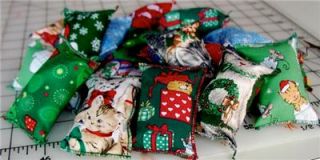 10 CHRISTMAS CATNIP BAGS 2 SIZES HOME GROWN AND HOME SEWN FRESH CAT 