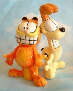   MWAH Magnetic Garfield the Cat & Odie Salt & Pepper Shakers