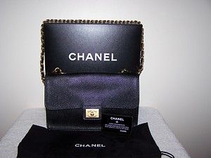 Authentic Chanel Caviar Handbag   IMMACULATE Condition