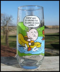   1971 Peanuts Camp Snoopy McDonalds Glass Charlie Brown Fun Work