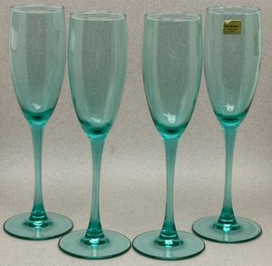   Verrerie DArques France Light Green Champagne Glasses Flutes