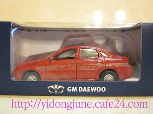 35 GM Daewoo Lacetti Chevrolet Cruze Red Limited Edition Minicar 