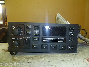 88 00 Dodge Durango Grand Cherokee Radio Cassette Player P04858556AD 