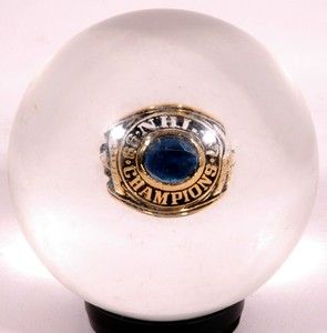 1966 67 Bobby Hull Chicago Blackhawks Championship Ring in Lucite