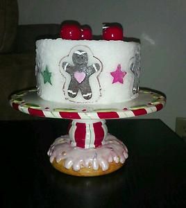 Sweet Treats Christmas Cake Candle and Decorative Cake Stand