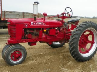 1946 Vintage FARMALL H Farm Tractor Super Runner IH International a b