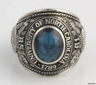 University of North Carolina Mens Class Ring   10k White Gold Syn Blue
