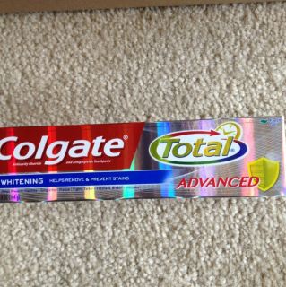NIB Colgate Total Advanced toothpaste 5 8 oz whitening Fresh Gel