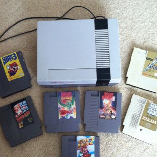  Nintendo NES Gray Console w 7 Games