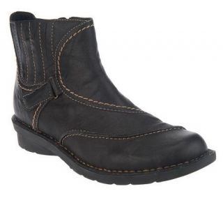 Clarks Bendables Nikki Majestic Leather Ankle Boots —