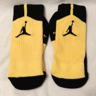 Custom Nike Elite Air Jordan Crew Yellow & Black Basketball Sock Size