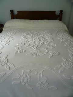Vintage CABIN CRAFT White Chenille Bedspread 81 X 103 Candlewick