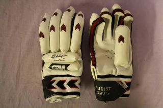 purist 505 junior cricket batting gloves old model reduced to clear