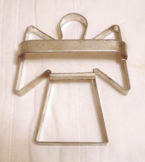  VINTAGE CHRISTMAS ANGEL COOKIE CUTTER / METAL   TIN / FOR PASTRY DOUGH