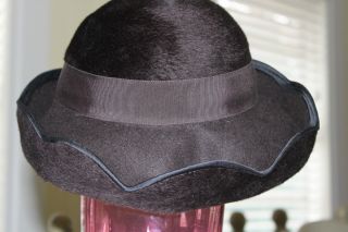 Vintage Darcel  Exclusive Ladies Scalloped Brim with Band Black Hat