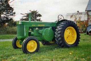 John Deere R Antique Tractor