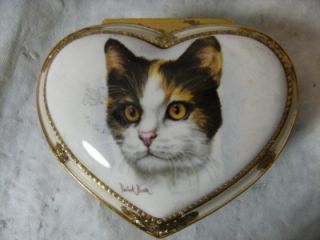 Derick Bown Porcelain and Brass Heart Shaped Cat Design Music Jewelry