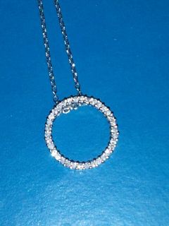 Diamond circle pendant in Diamond