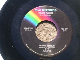 Ronnie Sessions 1977 Vinyl Single Me and Millie The Losing End