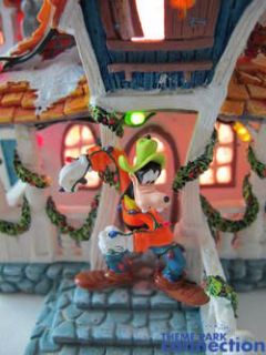Disney Toontown Village Goofys House Light Up Christmas Holiday