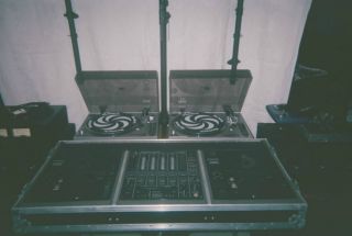 DJ Equipment Pioneer Numark Gemini Turntables Mixer Effects Speakers