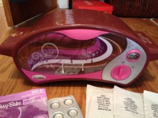 Excellent Easy Bake Ultimate Oven with Mixes Pan