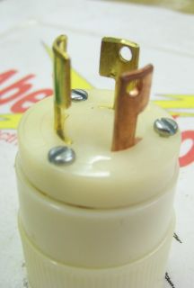 New Bryant Locking Male Cord End Plug 3 Pole 3 Wire 10 Amp