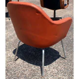 knoll eero saarinen this is for one chair the chair is a reddish