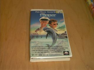 Flipper VHS 1996 Paul Hogan Elijah Wood Clamshell