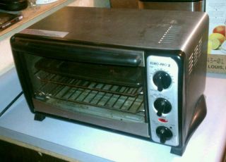 Clean Countertop Euro Pro Convection Toaster Oven Works Great