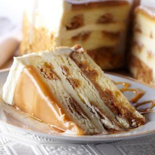 218 964 sweet street sweet street salted caramel vanilla crunch cake