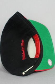  heat snapback hat m n shark tooth black red $ 35 00 converter share on