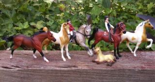 Breyer Horse Lot of 6 Stablemates Some with Tack Riders