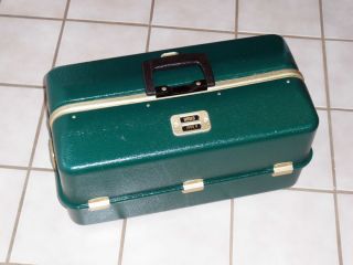 Umco Model 2000U Vintage Tackle Box with Tackle on PopScreen