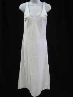 you are bidding on a fernando sanchez j white full length night gown