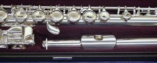  Yamaha Open Hole Flute/Low C key +Selmer flute care kit list $1398.00