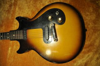 VINTAGE 1961 GIBSON MELODY MAKER DOUBLE CUT WITH ORIGINAL ALIGATOR
