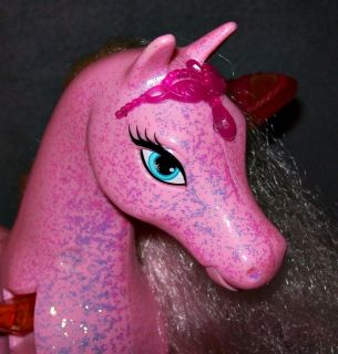  Diamantschloss Pferd Glimmer Flügel leuchten Barbiepferd Pony Pegasus