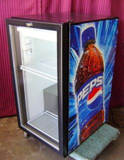  Top Glass 1 Door Beverage Merchandiser Drink Cooler Fogel CC7 BEV P RH